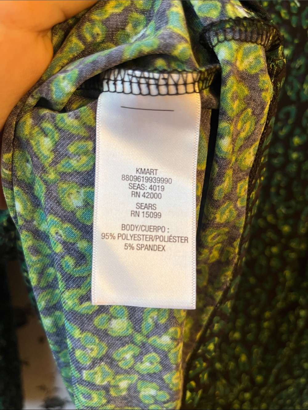 Jaclyn Smith Green Leopard Spotted Blouse - Picture 6 of 6